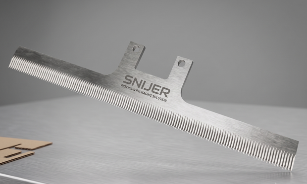What should be considered when choosing blades in packaging machines?